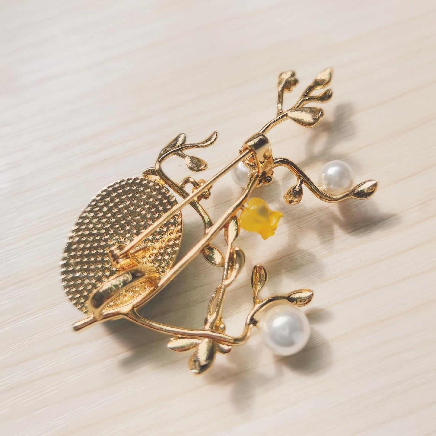 Brooches for Women with Crystal, Pink Flower, Rhinestone Brooches Pins Elegant Jewelry Blossom Fashionable Gifts Ladies Bouquet Brooches Pin for Birthday, Party, New Year, Wedding