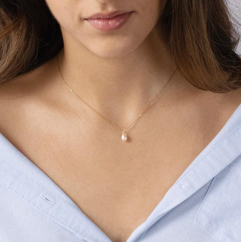 Simple and Versatile Single Pendant Clavicle Chain