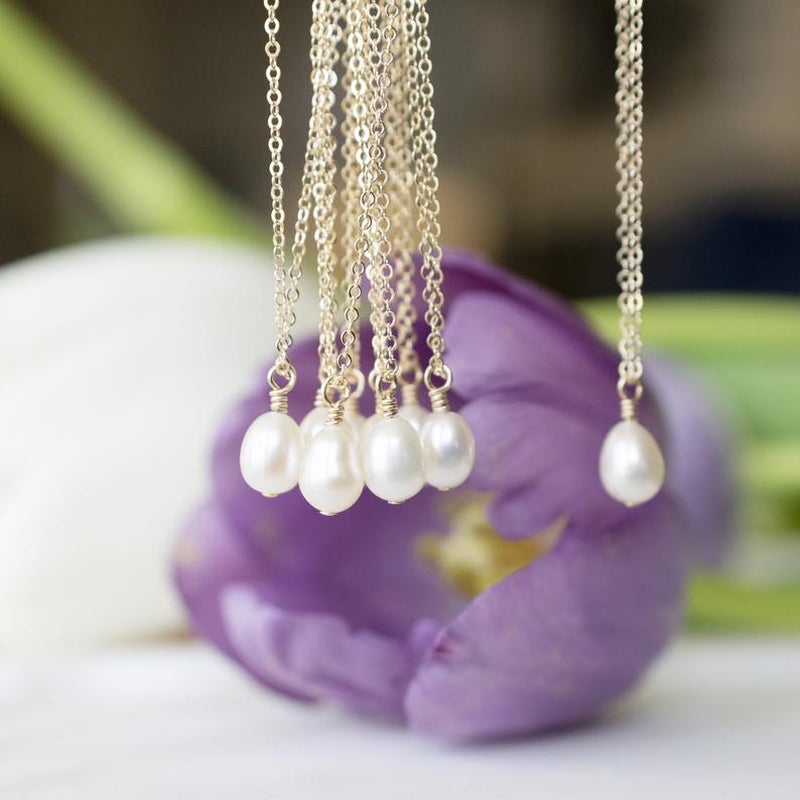 Simple and Versatile Single Pendant Clavicle Chain