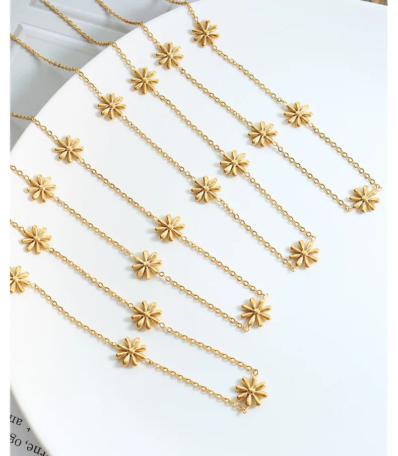 Fairy Chic Daisy Design Titanium Gold Plated Necklace No Fade Influencer Style