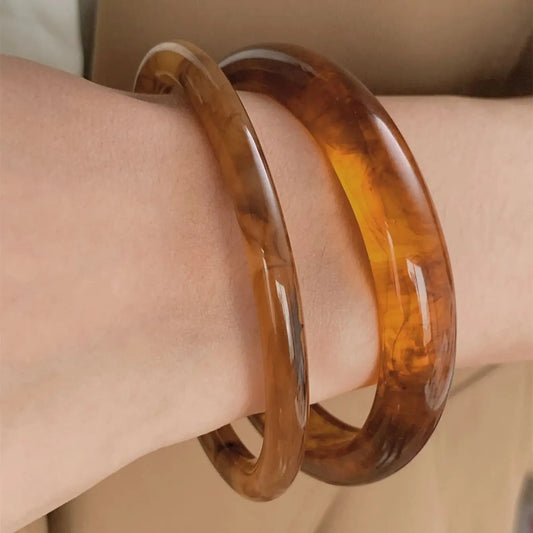 2-piece set of retro resin bracelets for women's temperament, high-end fashion gifts, versatile for daily use