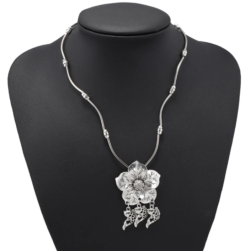 Fashion Choker Necklaces for Women Female Metal Round Vintage Statement Necklace Girls Party Holiday Jewelry Gifts