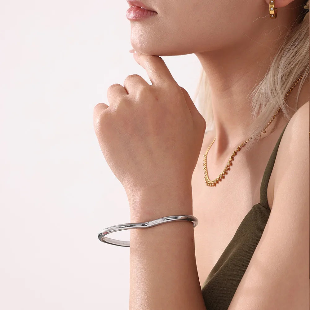 Women's Bracelet Ins Light Luxury Style Love Closed Design Stainless Steel Fashion Versatile Jewelry Accessories
