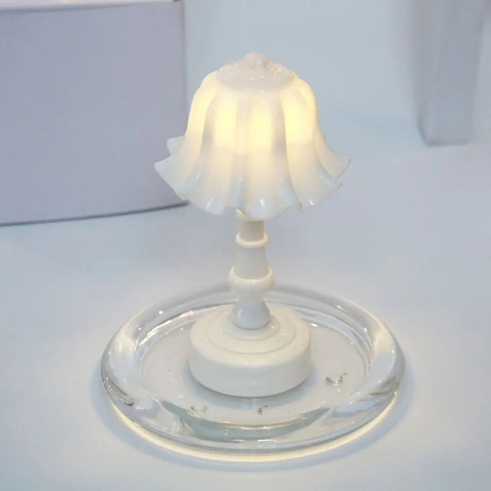 New Creative Table Lamp Retro Photography Prop Bedroom Desk Lamp Warm Light Desktop Ornaments Flower Shape Night Light