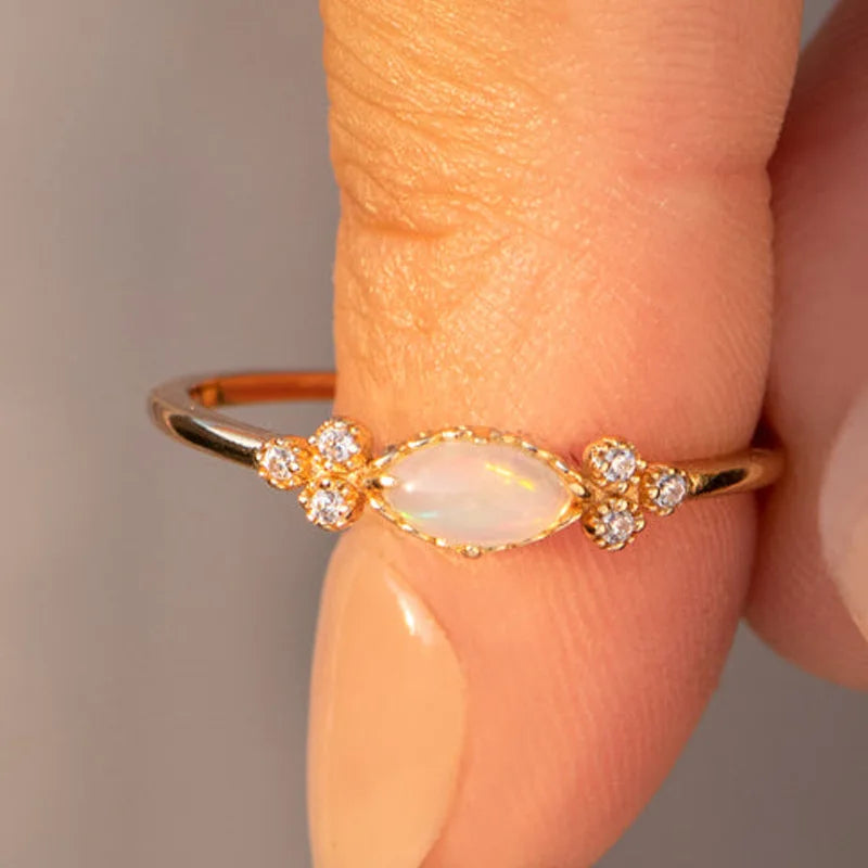 Stylish, romantic and chic Opal women's rings, the perfect piece of jewelry for an engagement or wedding