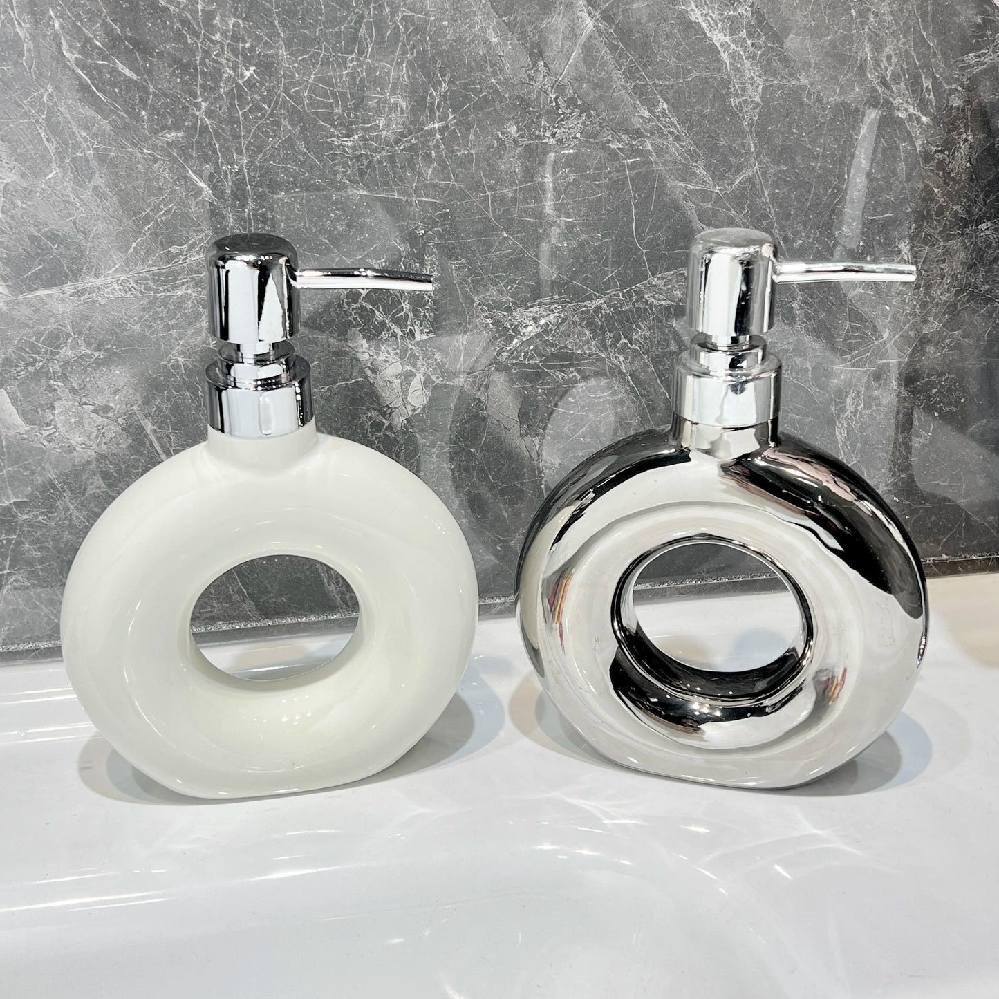 Silver Ceramic Soap Dispenser Abstract Hollow Round Triangle Soap Dispenser Shampoo Moisture Bottling Bathroom Accessories