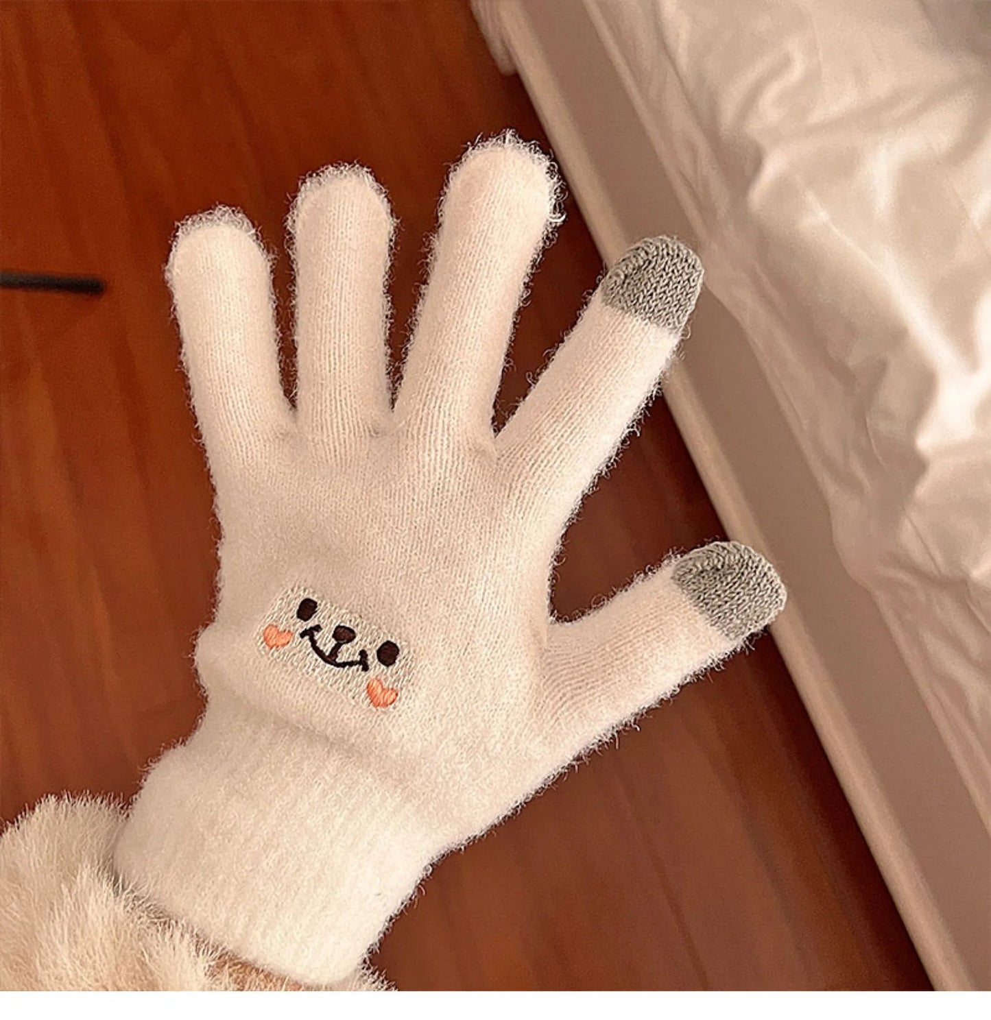 Women's Gloves Autumn Winter Cute Smile Gloves Five Fingers Solid Color Resistant Touch Screen Cotton Gloves Fashion Comfortable