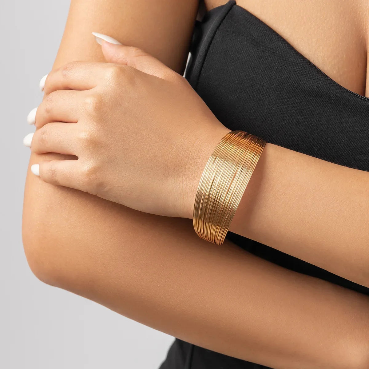New Fashion Wire Bracelet Metal Wide Bangle Multi-layer Opening Wide-Style Personality Bracelet Popular Women Hand Accessories