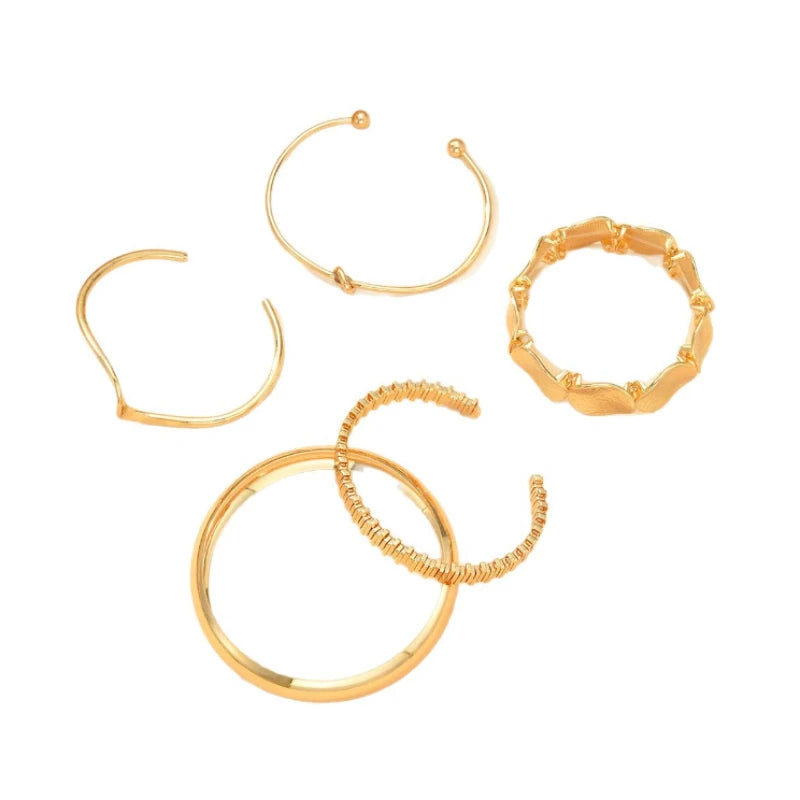 5 Pieces/set of Retro Exaggerated Wide Face Women's Bracelets, Fashionable Gold Color Asymmetrical Jewelry Accessories