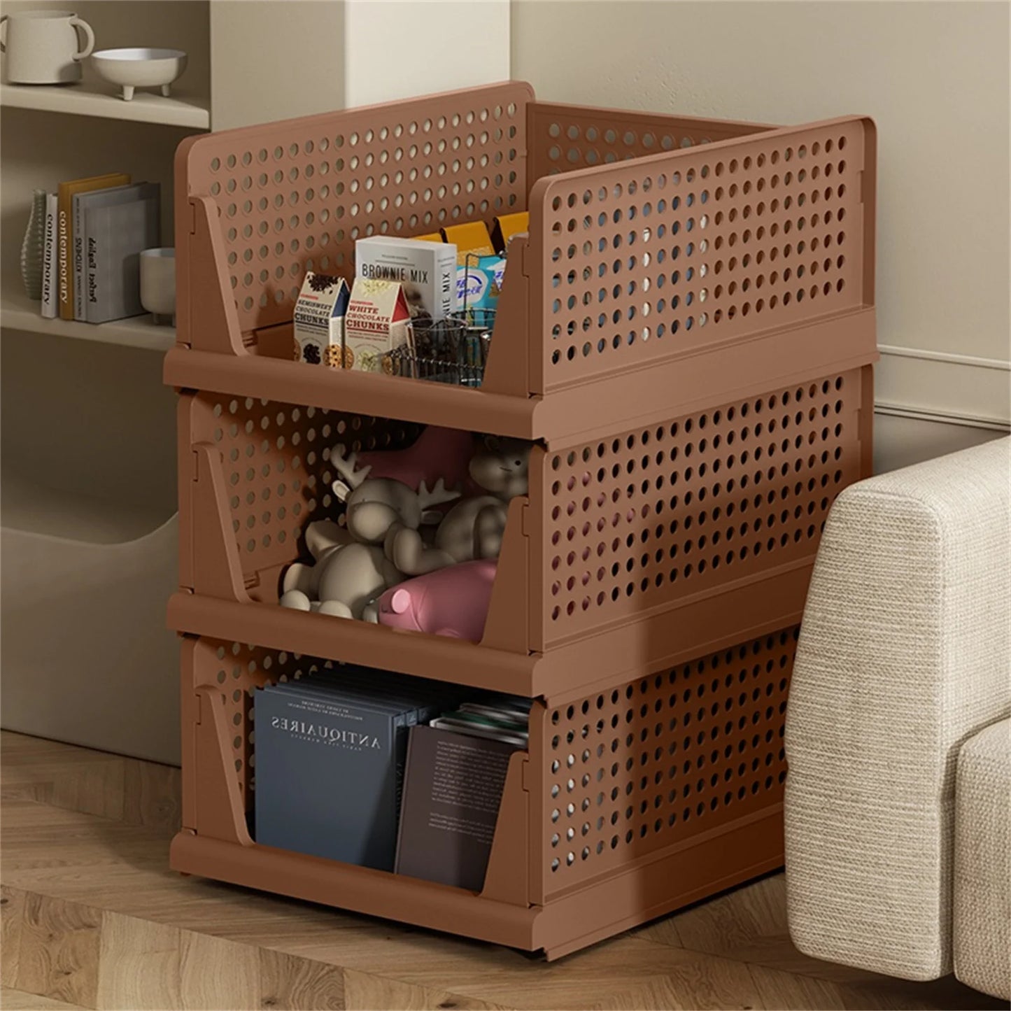 Clothes storage baskets can be stacked with drawer storage baskets, wardrobes, layered partitions, and pull-out folding storage