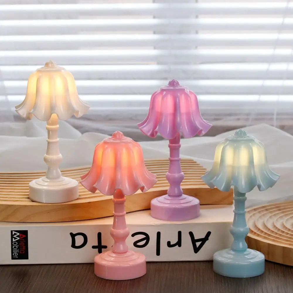 New Creative Table Lamp Retro Photography Prop Bedroom Desk Lamp Warm Light Desktop Ornaments Flower Shape Night Light