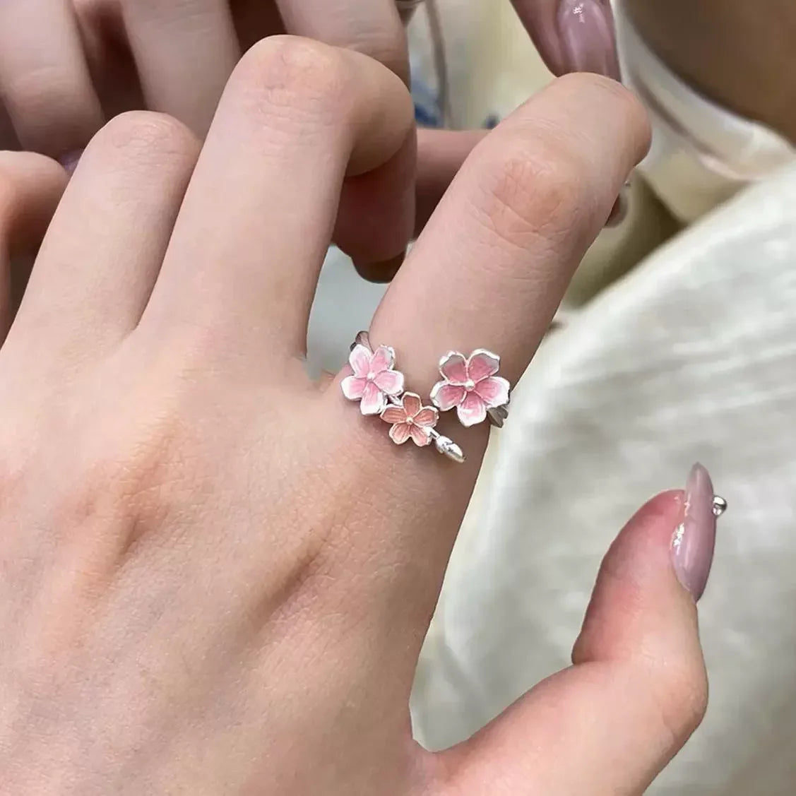 Flower Ring for Women with Niche Design Pink Peach Blossom Index Finger Ring Fresh Sweet Gradient Flower Opening Finger Ring