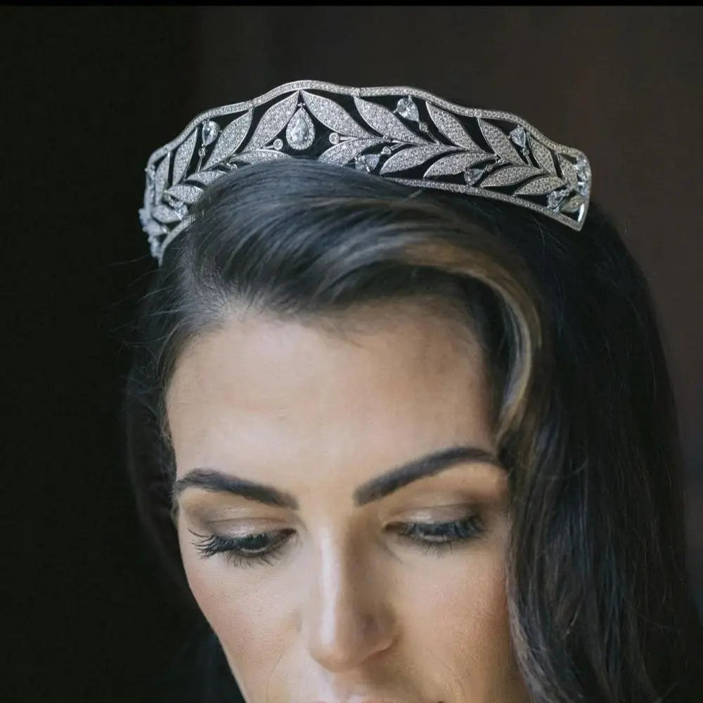Tiaras European Bridal Headdress Crown Fashion Wedding Design Headpieces Women's Party and Princess Birthday Hair Accessories