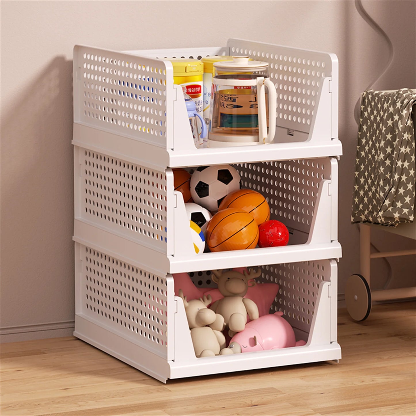 Clothes storage baskets can be stacked with drawer storage baskets, wardrobes, layered partitions, and pull-out folding storage
