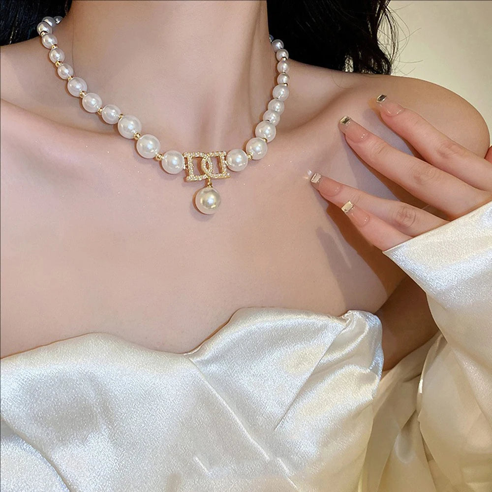 French Fashion New Pearl Letter Necklace Light Luxury High-grade Sense Collarbone Chain Collar Ornaments