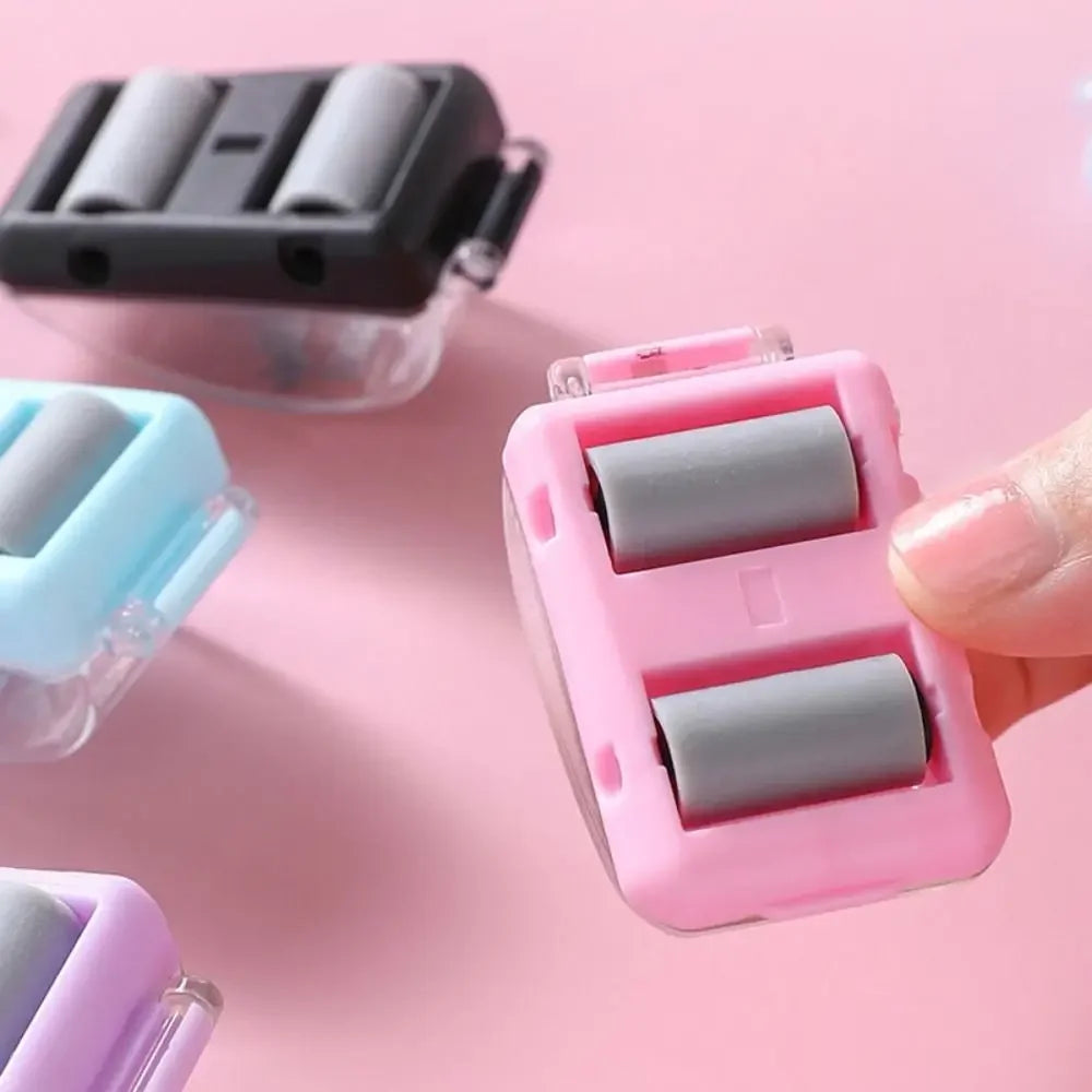 Mini Eraser Crumb Collectors✨ Portable Desktop Vacuum Cleaner With Cute Eraser Manual Desktop Sweeper Students Gift School Office🎁✨