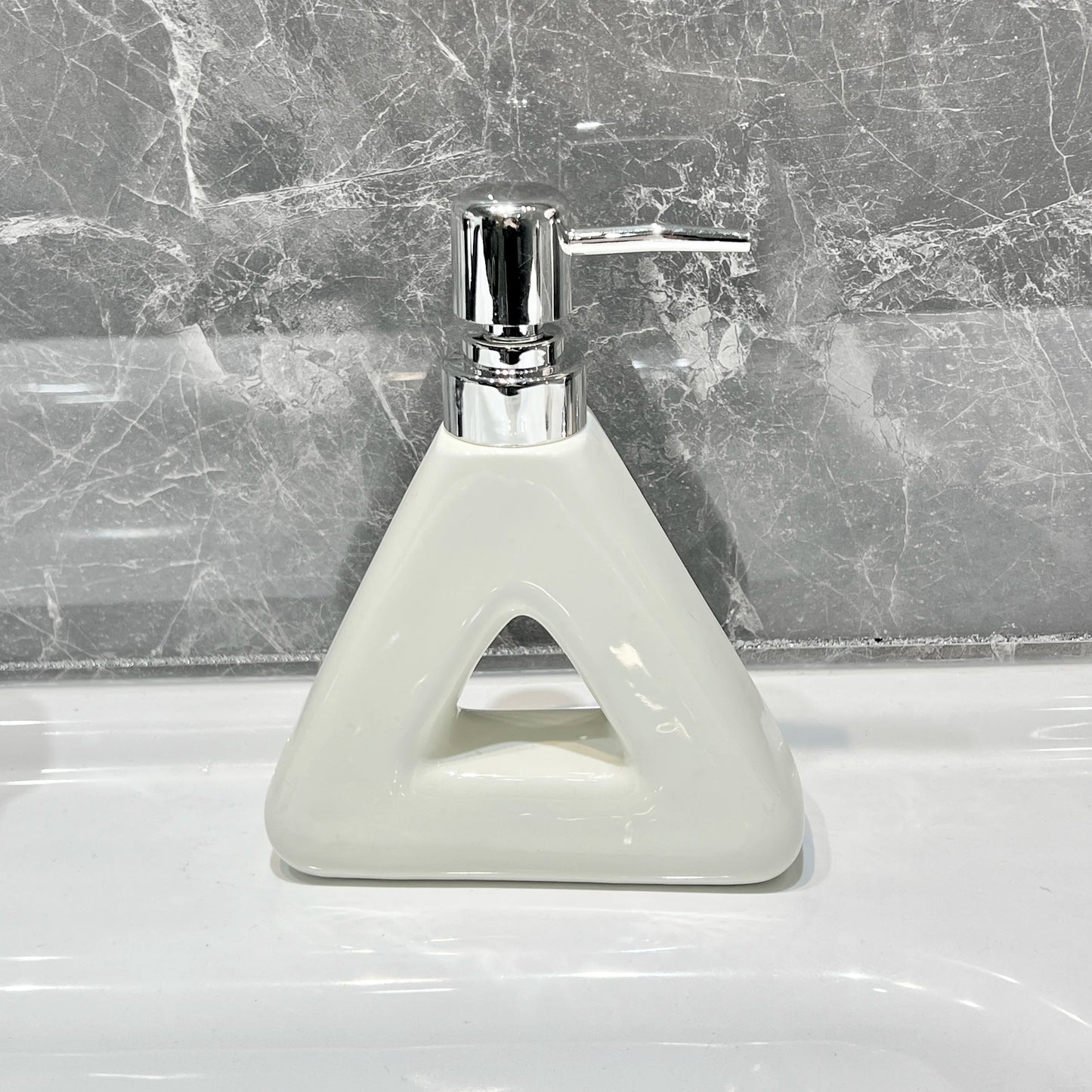 Silver Ceramic Soap Dispenser Abstract Hollow Round Triangle Soap Dispenser Shampoo Moisture Bottling Bathroom Accessories