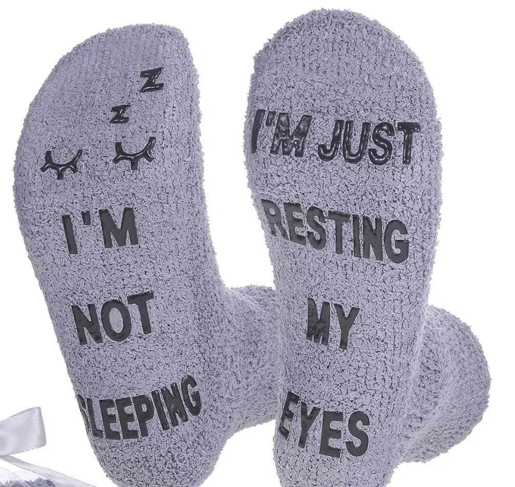 Luxury Fuzzy Wine Socks in Cupcake Gift Packaging Women Winter Fuzzy Plush Slipper Crew Socks Funny Accessory Present for Wife