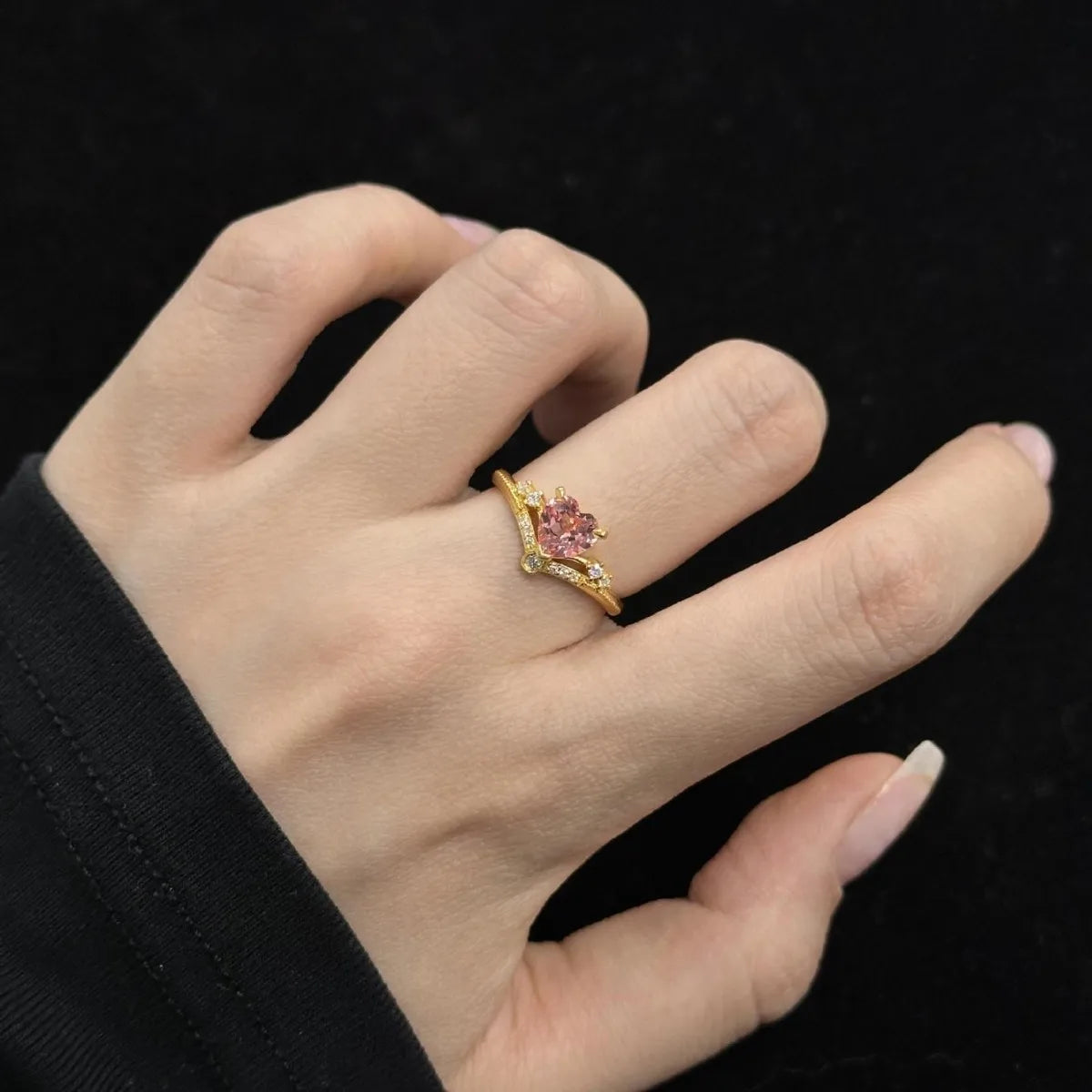 Fairy Wind Powder Love Crown Ring Exquisite Zircon Jewelry Versatile Light Luxury High-end Jewelry Temperament Commute