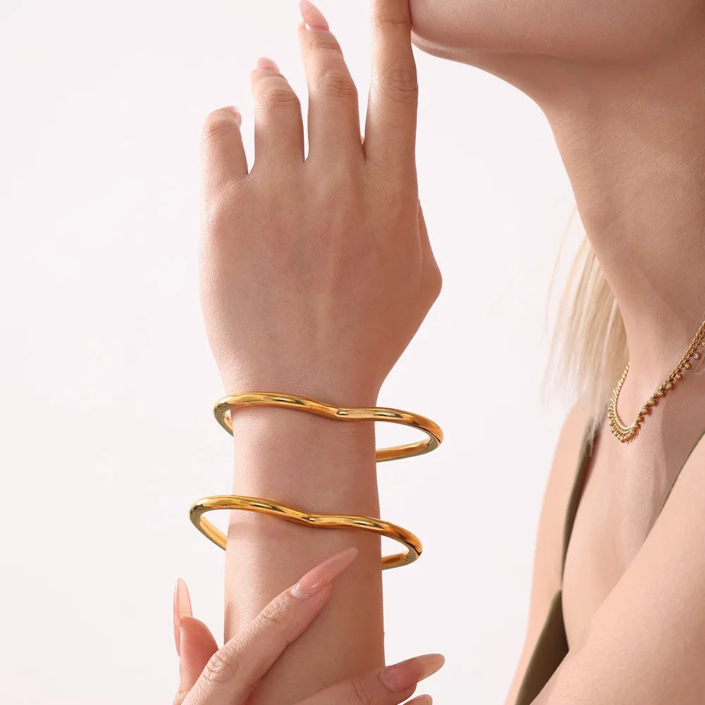 Women's Bracelet Ins Light Luxury Style Love Closed Design Stainless Steel Fashion Versatile Jewelry Accessories