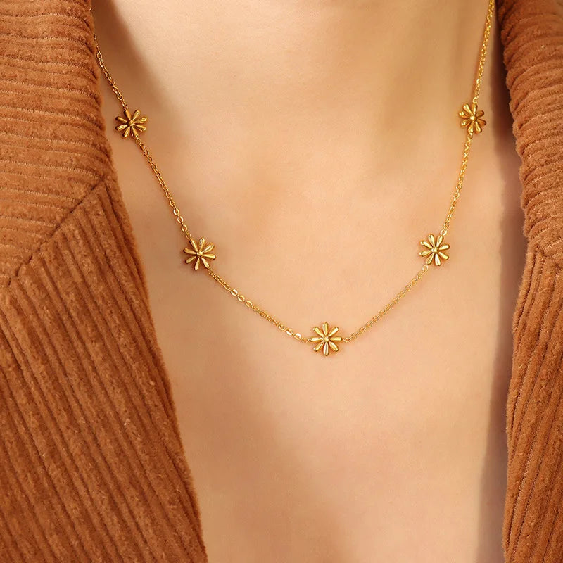 Fairy Chic Daisy Design Titanium Gold Plated Necklace No Fade Influencer Style