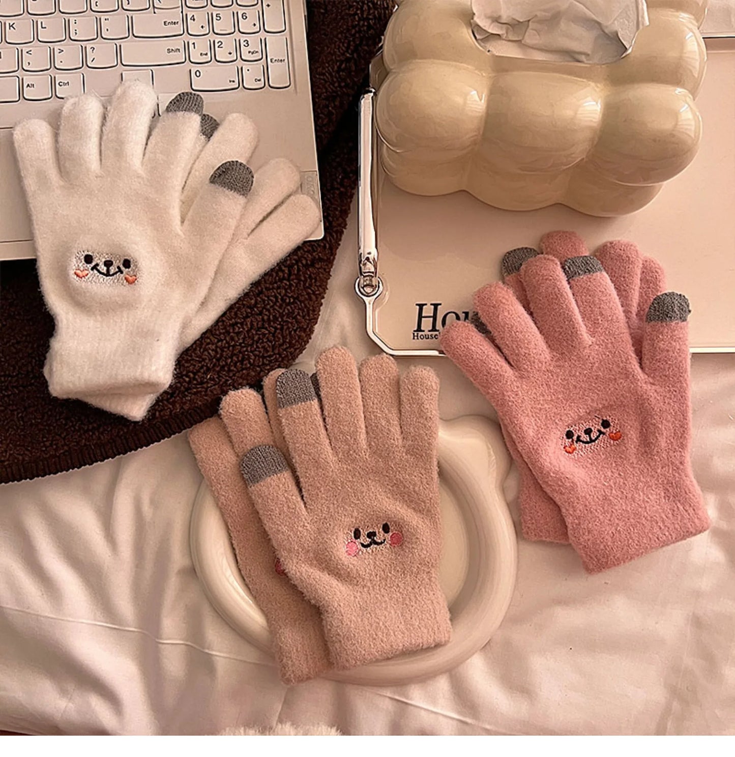 Women's Gloves Autumn Winter Cute Smile Gloves Five Fingers Solid Color Resistant Touch Screen Cotton Gloves Fashion Comfortable
