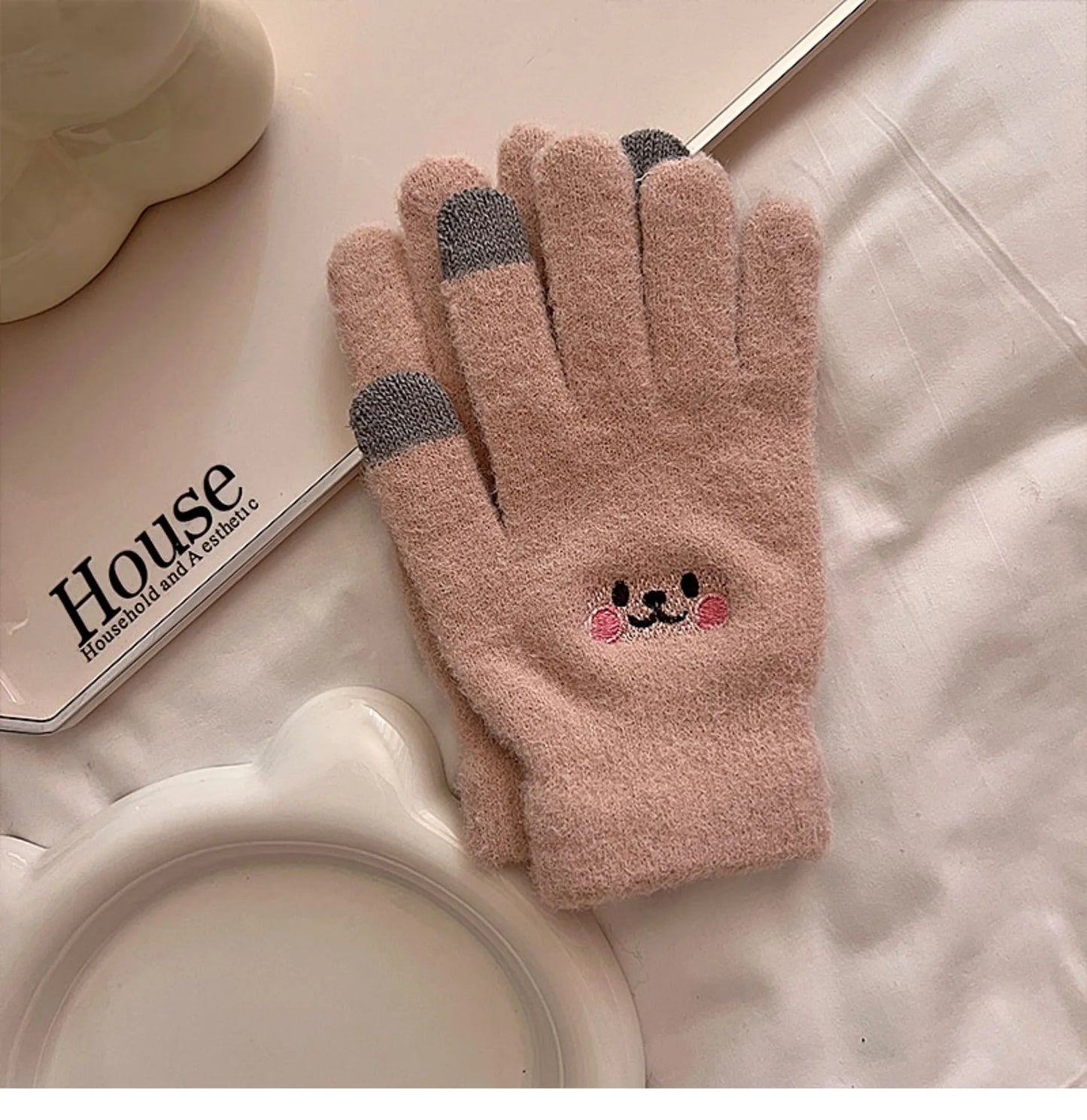 Women's Gloves Autumn Winter Cute Smile Gloves Five Fingers Solid Color Resistant Touch Screen Cotton Gloves Fashion Comfortable