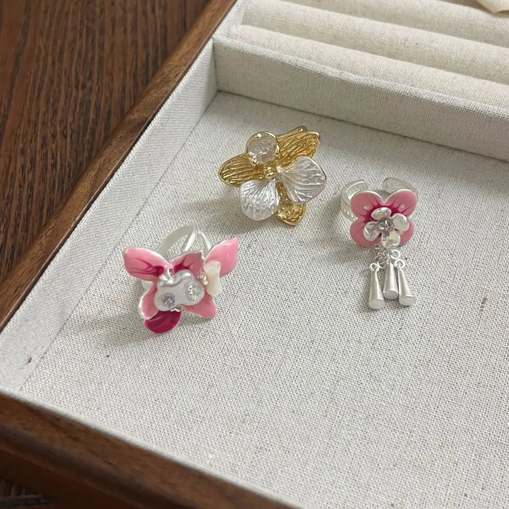 Sweet Drip Oil Flower Ring Butterfly Orchid Ins Style Enamel Finger Ring Trendy White Iris Flower French Irregular Ring Girls