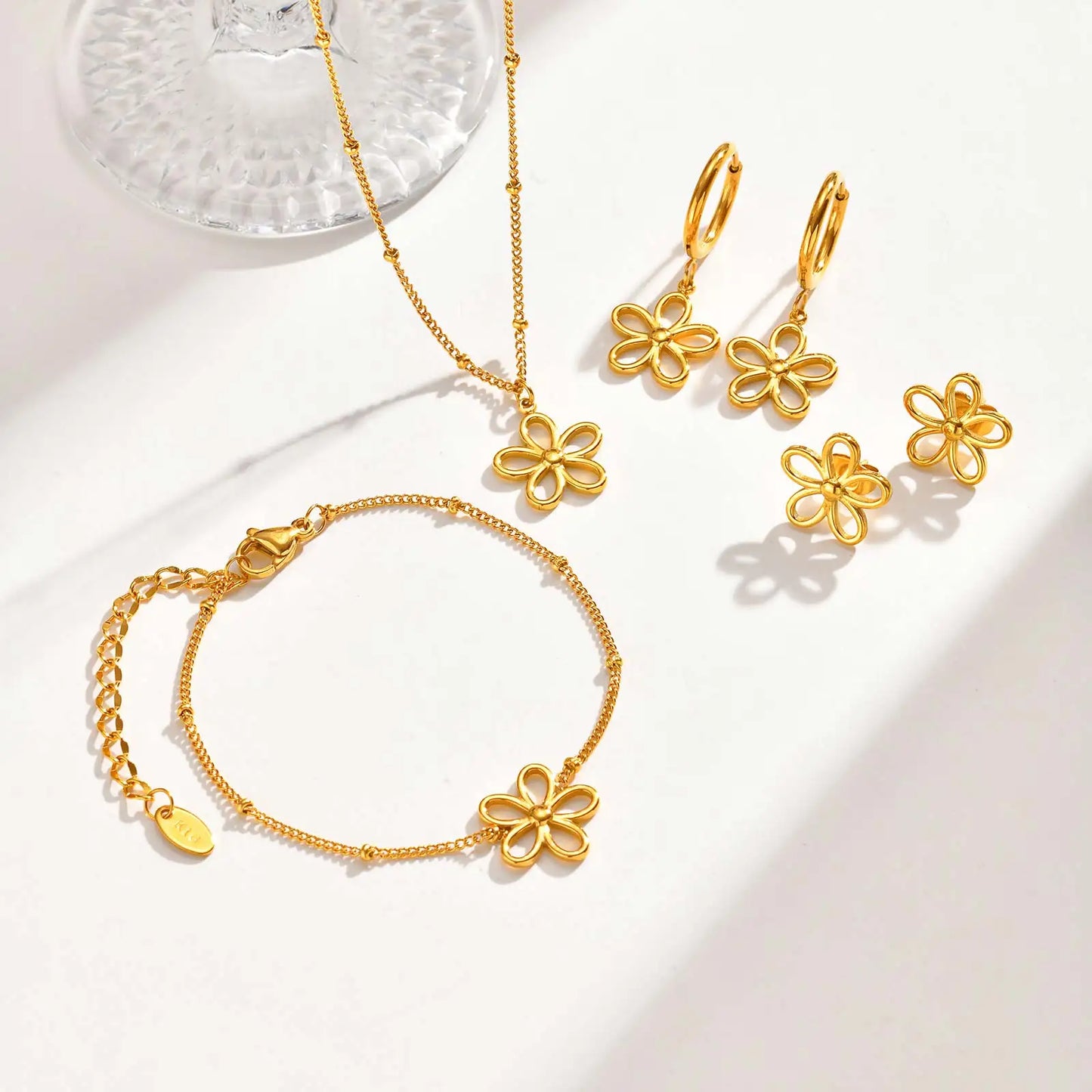 Fashion Flower Bracelet for Women,Gold Plated Stainless Steel Chain Bracelets,Set Charms Jewelry Accessories Gift