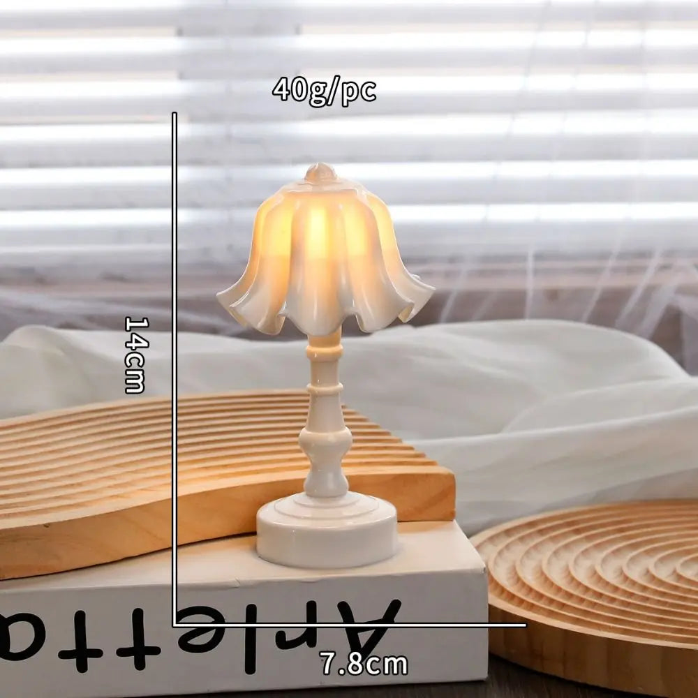 New Creative Table Lamp Retro Photography Prop Bedroom Desk Lamp Warm Light Desktop Ornaments Flower Shape Night Light
