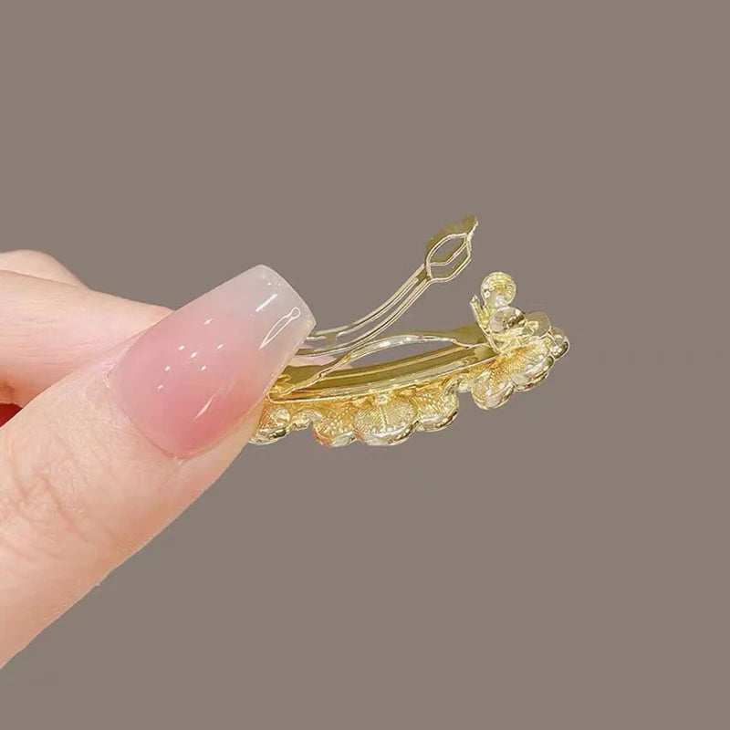 Fairy Crystal Three Flowers Hairpin for Women with Sweet Rhinestone Bangs and Side Spring Clip French Hair Accessories