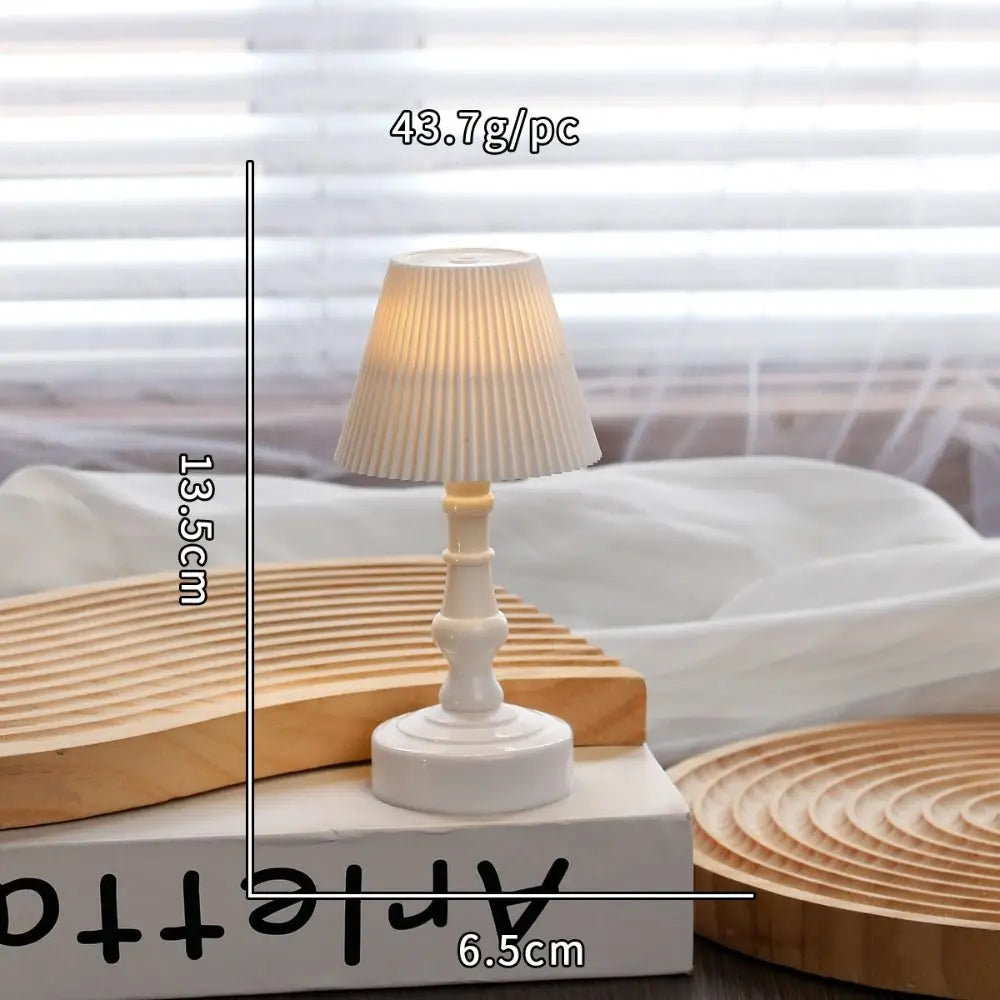 New Creative Table Lamp Retro Photography Prop Bedroom Desk Lamp Warm Light Desktop Ornaments Flower Shape Night Light