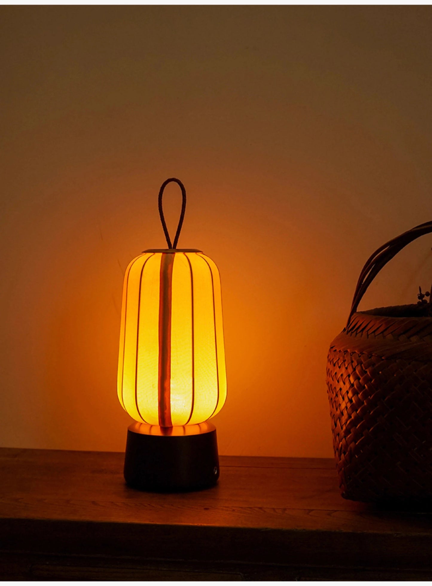 New Fabric Lanterns Portable Table lamp Traditional style Hand Art Drawing decoration Atmosphere Reading Lamp for Tea room