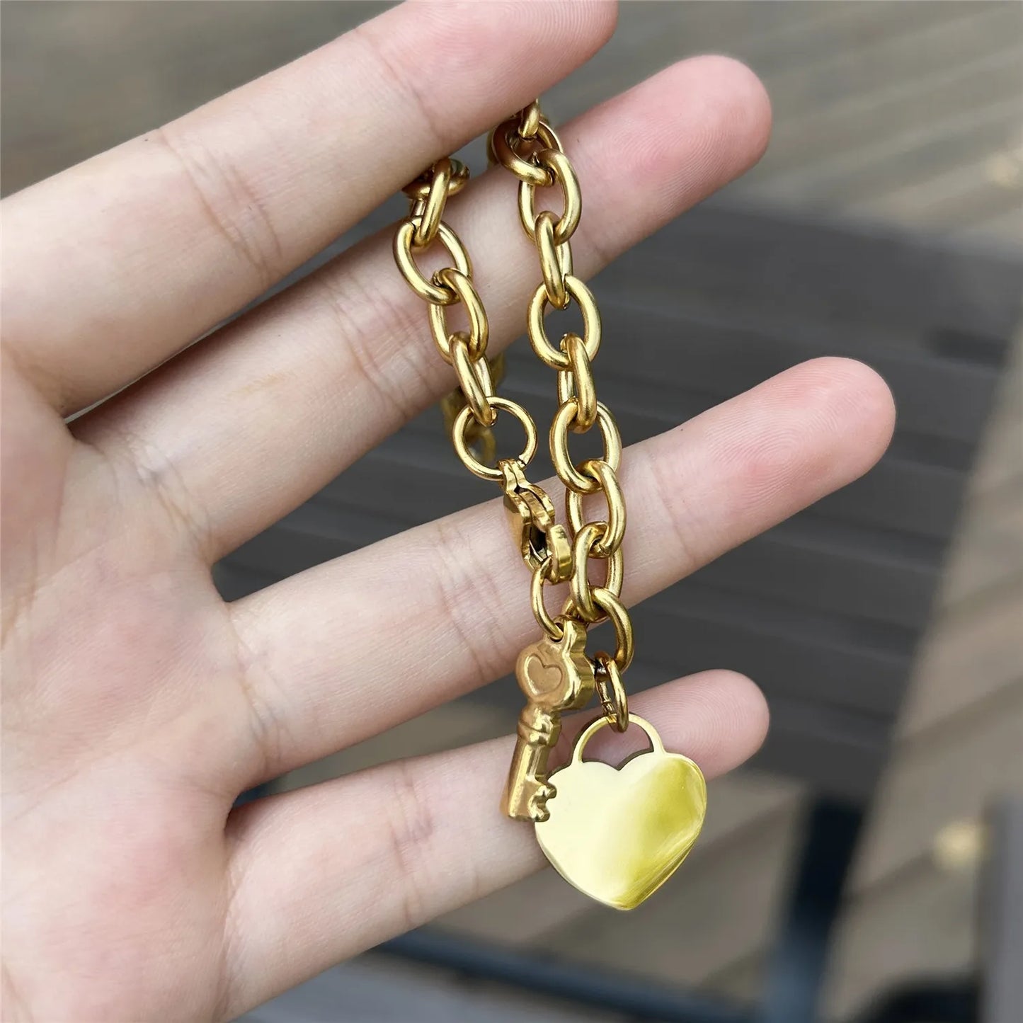 Trendy Stainless Steel Bracelets With Hearts Charm Bracelets New Fashion Key Jewelry Gifts