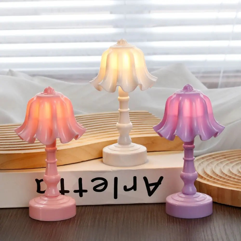 New Creative Table Lamp Retro Photography Prop Bedroom Desk Lamp Warm Light Desktop Ornaments Flower Shape Night Light