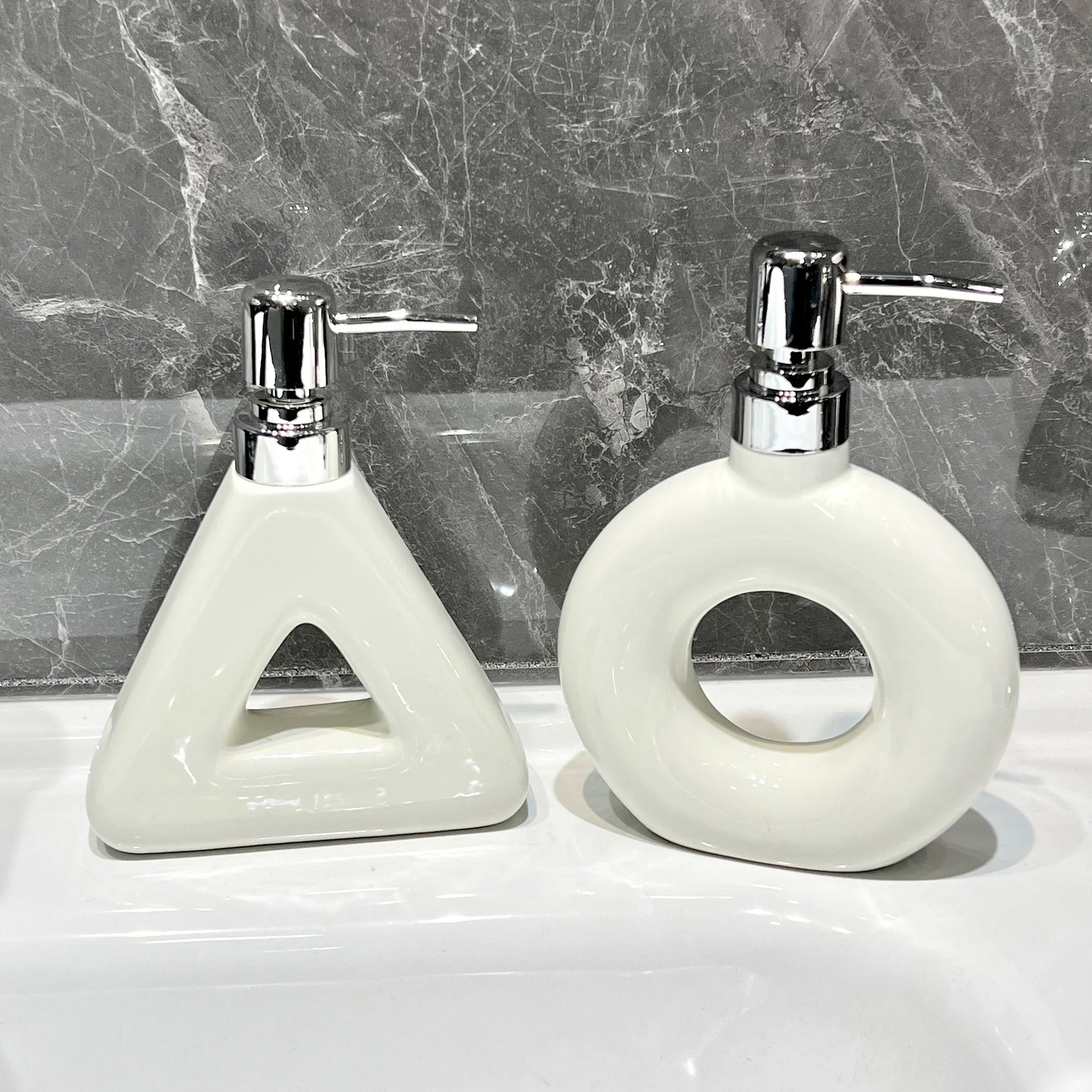 Silver Ceramic Soap Dispenser Abstract Hollow Round Triangle Soap Dispenser Shampoo Moisture Bottling Bathroom Accessories