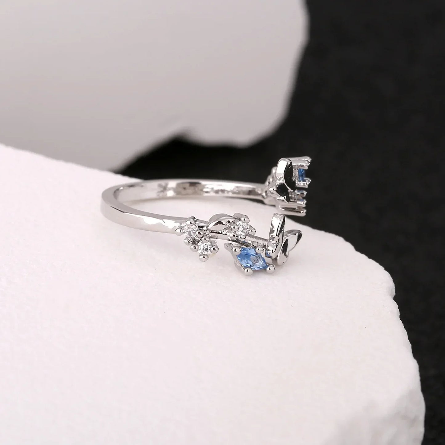 Dream Butterfly Women's Ring Light Luxury Diamond Butterfly Fashion Open Ring Wedding Party Trendy Jewelry Gift for Girlfriend