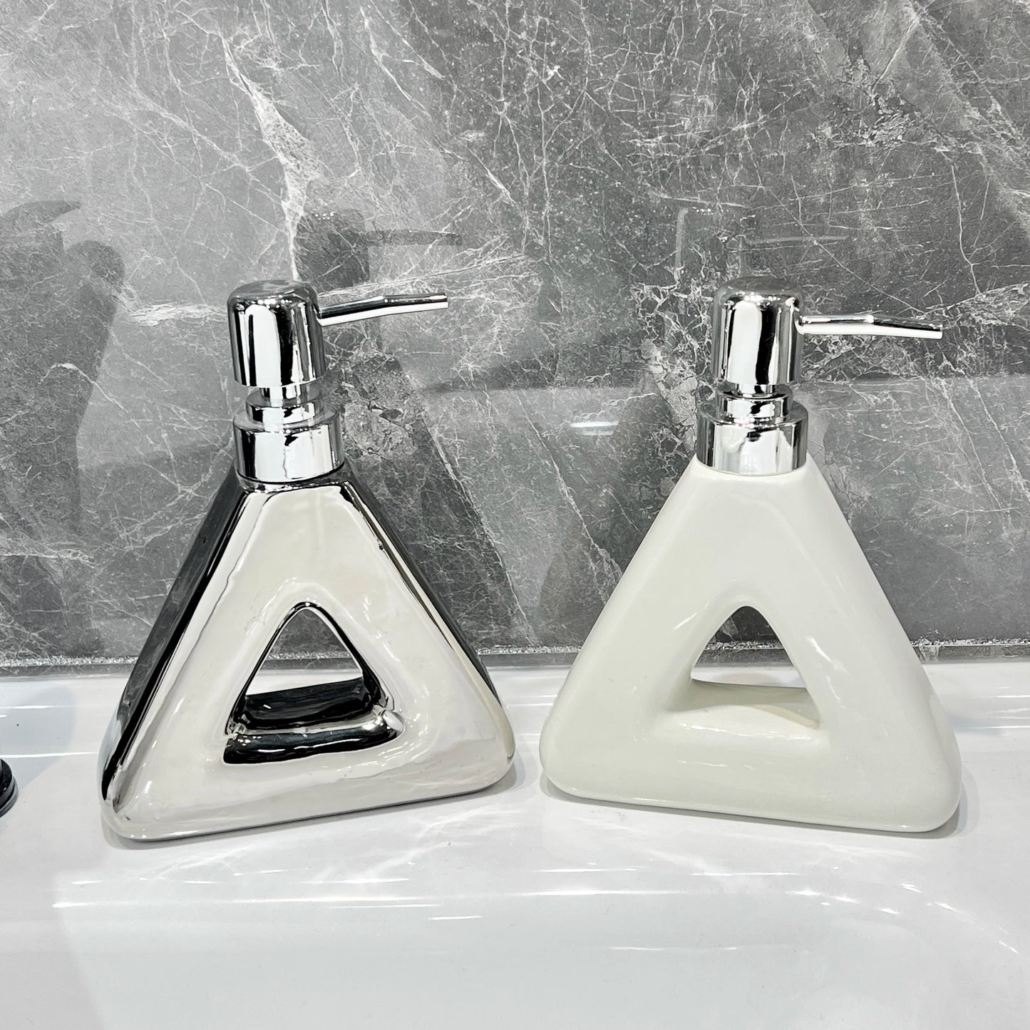 Silver Ceramic Soap Dispenser Abstract Hollow Round Triangle Soap Dispenser Shampoo Moisture Bottling Bathroom Accessories