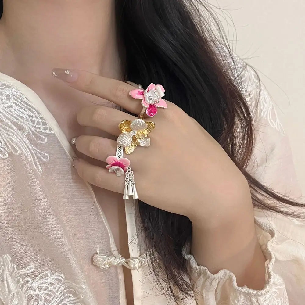 Sweet Drip Oil Flower Ring Butterfly Orchid Ins Style Enamel Finger Ring Trendy White Iris Flower French Irregular Ring Girls