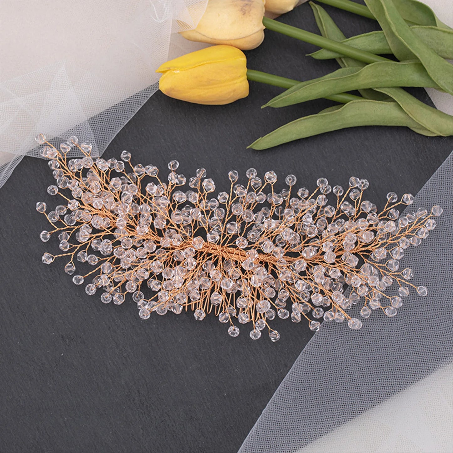 Pearl Flower Hair Comb European Style Tiaras Bride Headdress Pearl Girls Golden Crown Wedding Hair Accessories Party Jewelry