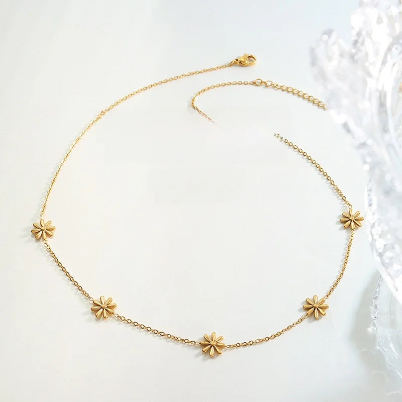 Fairy Chic Daisy Design Titanium Gold Plated Necklace No Fade Influencer Style