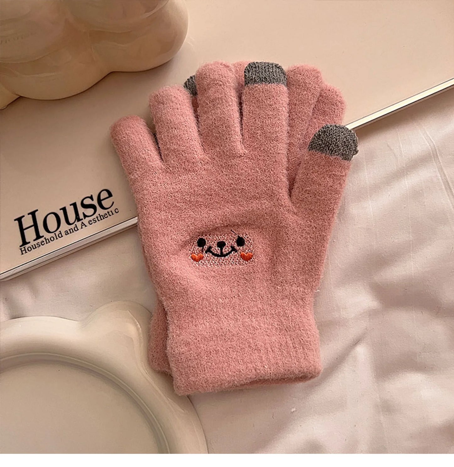 Women's Gloves Autumn Winter Cute Smile Gloves Five Fingers Solid Color Resistant Touch Screen Cotton Gloves Fashion Comfortable