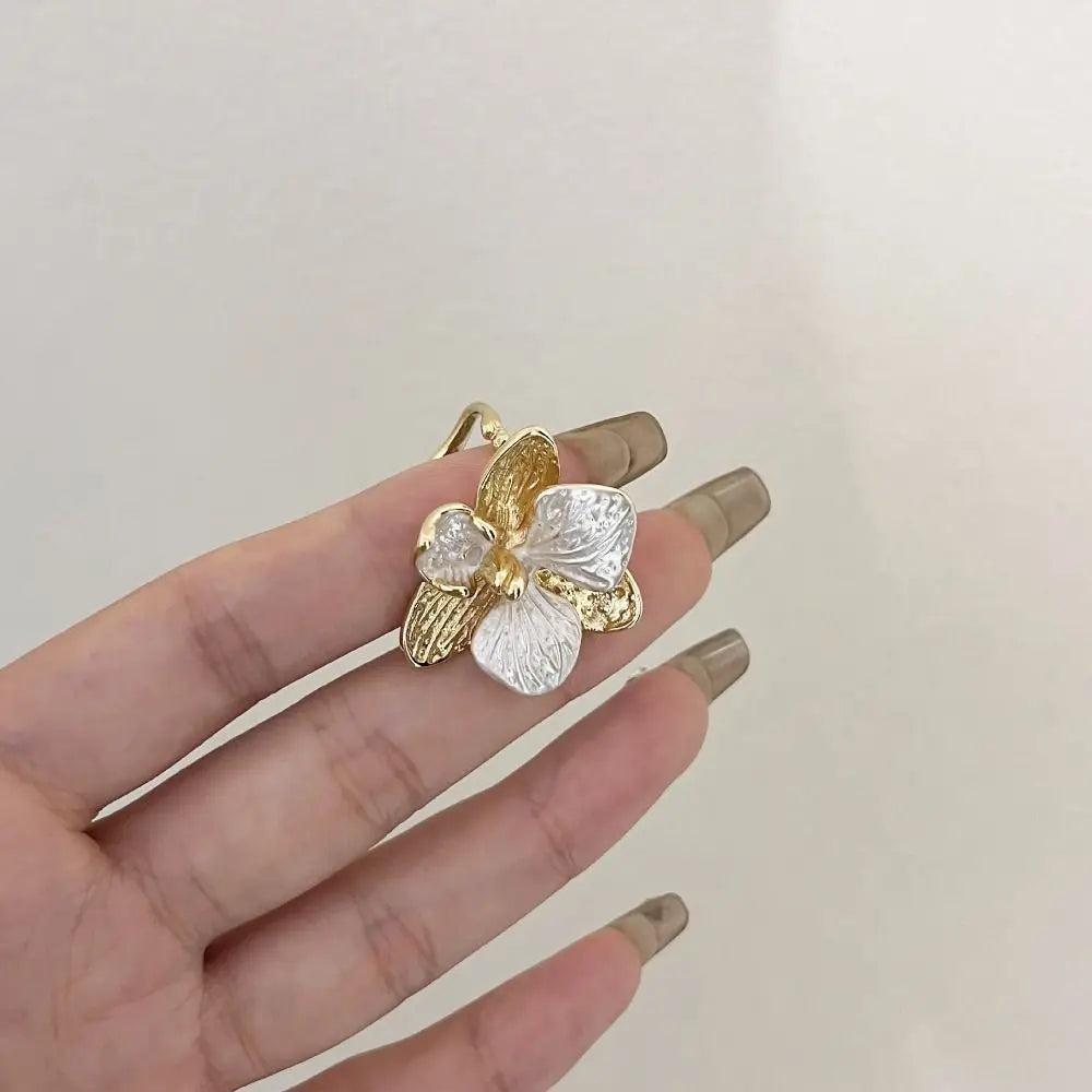 Sweet Drip Oil Flower Ring Butterfly Orchid Ins Style Enamel Finger Ring Trendy White Iris Flower French Irregular Ring Girls