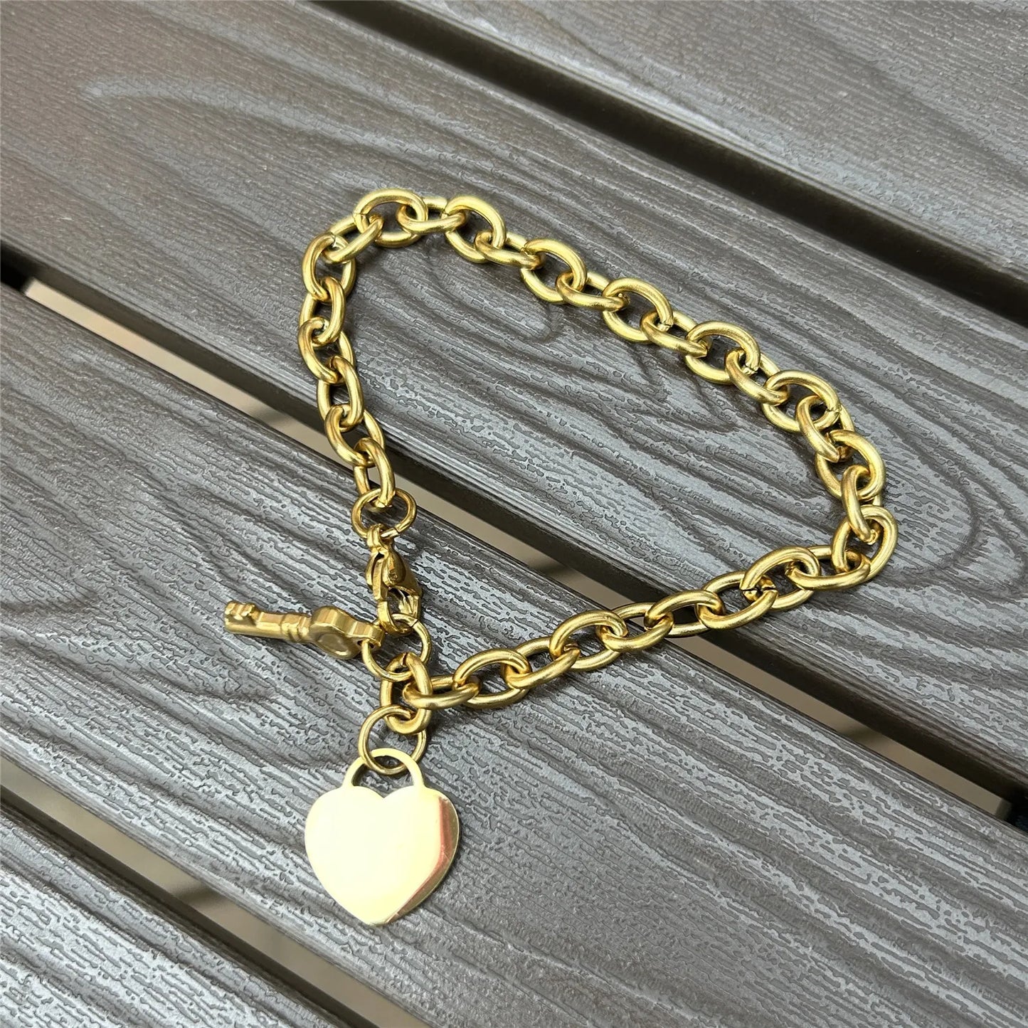 Trendy Stainless Steel Bracelets With Hearts Charm Bracelets New Fashion Key Jewelry Gifts