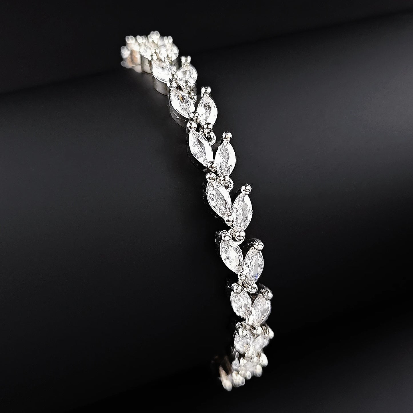 2024 New Trendy Leaves Rose Gold Silver Color Bracelet Bangle for Women Anniversary Gift Jewelry Wholesale Moonso Bulk S5878