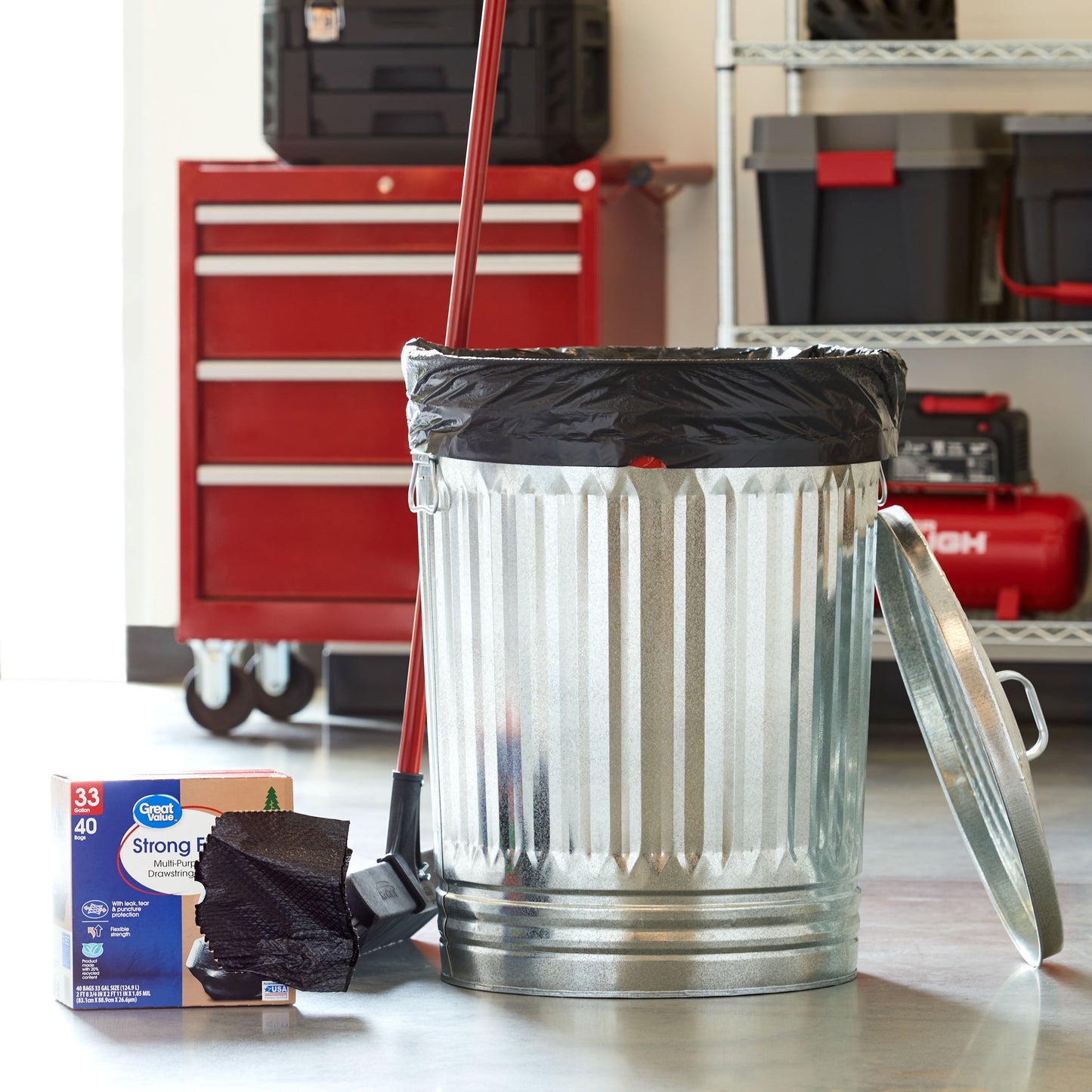 33-Gallon Drawstring Strong Flex Multi-Purpose Trash Bags, Pine Scent, 40 Bags