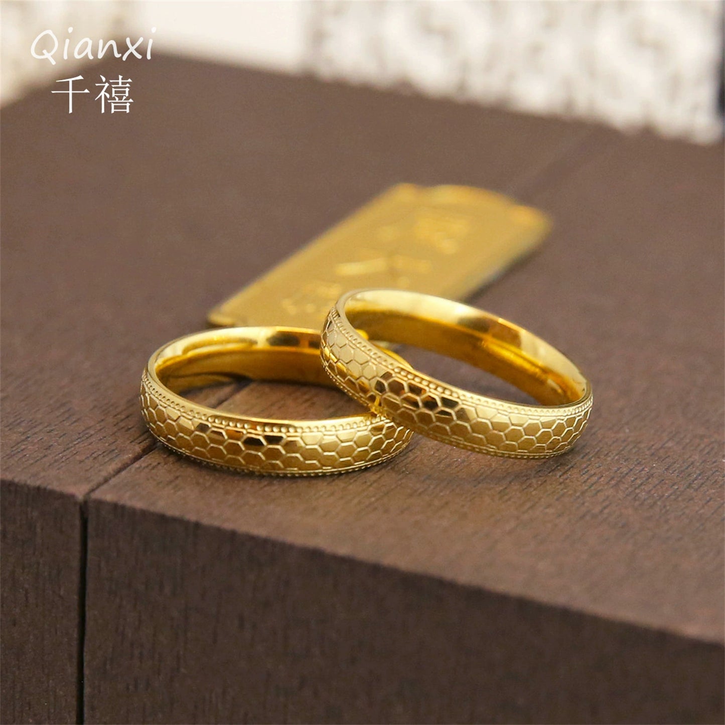 [Wash Hands without Picking] Titanium Steel Sparkling Honeycomb Design Golden Ring Retro Chinese Dragon Scale Ring