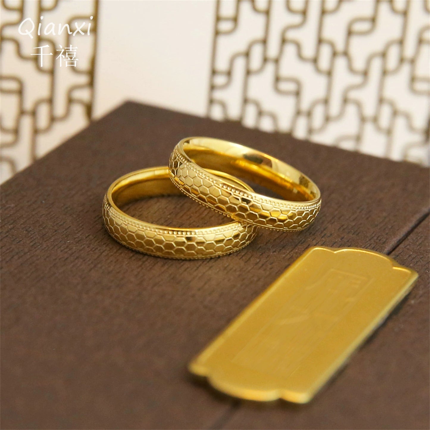 [Wash Hands without Picking] Titanium Steel Sparkling Honeycomb Design Golden Ring Retro Chinese Dragon Scale Ring