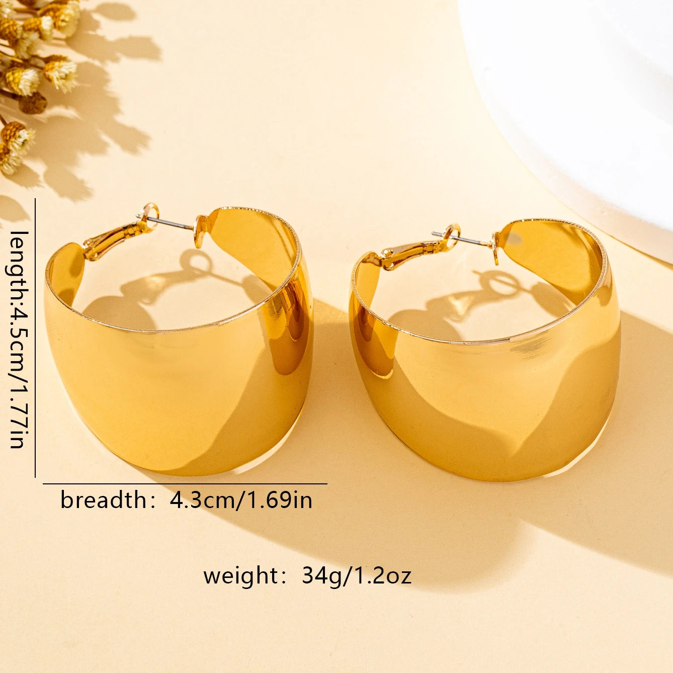 Women's Fashionable Hoop Earrings Glossy Geometric C-Shaped Large Hoop Earrings Suitable for Daily Wear and Vacation