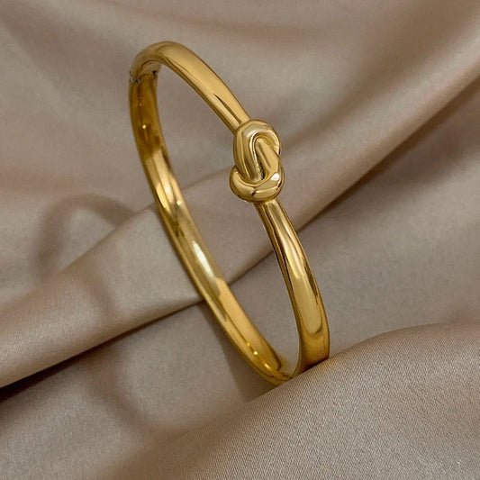 New Trendy, Light Luxury, Simple and Niche Commuting Design with A Knotted Shape, Elegant and Stylish Bracelet